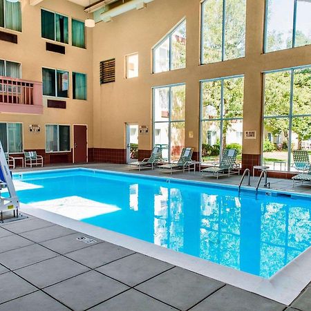Clarion Hotel&Conference Center Greeley Exterior foto