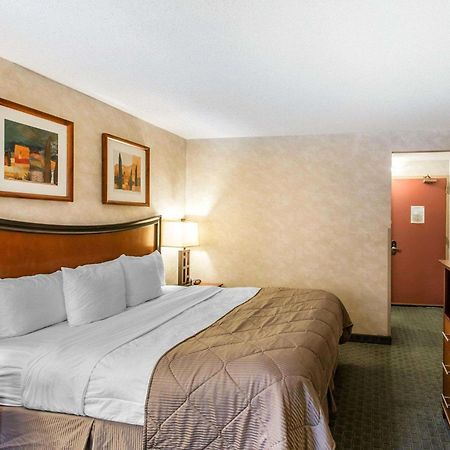 Clarion Hotel&Conference Center Greeley Exterior foto